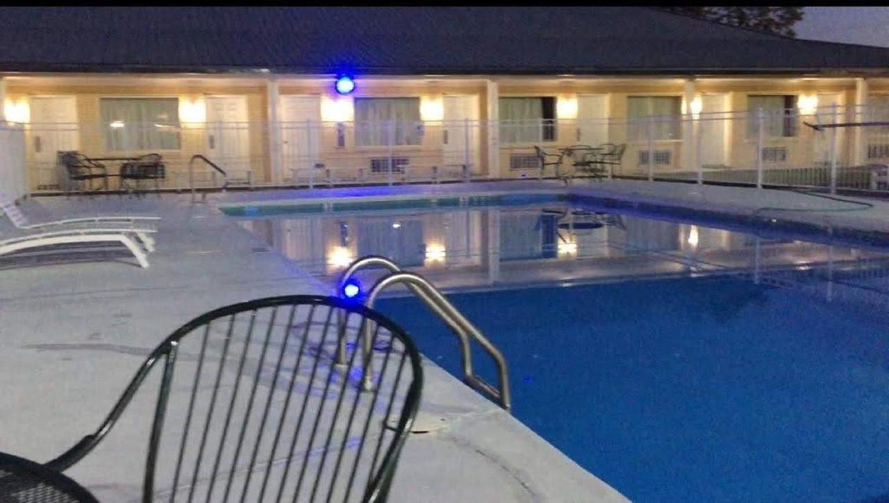 Stay Express Inn & Suites Demopolis エクステリア 写真