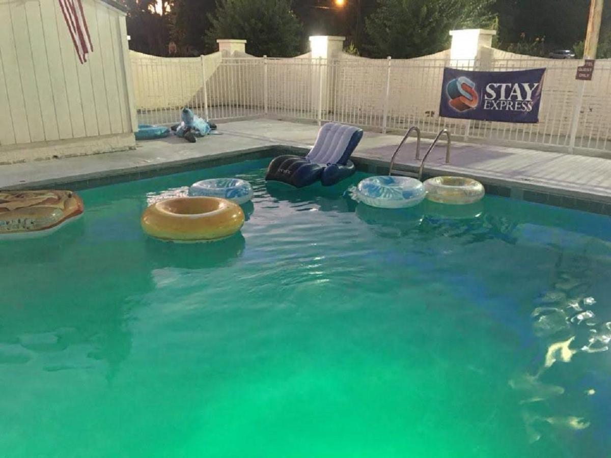 Stay Express Inn & Suites Demopolis エクステリア 写真